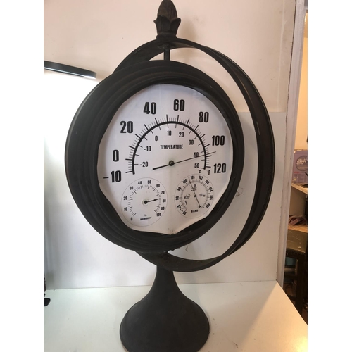 54 - Very large clock/temperature gauge
PLEASE NOTE NOT POSTABLE