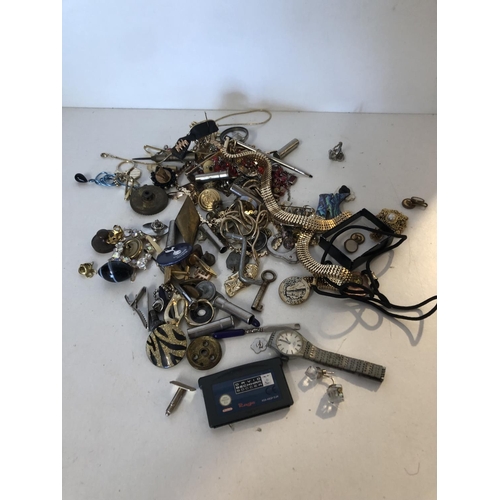 102 - Qty of costume jewellery