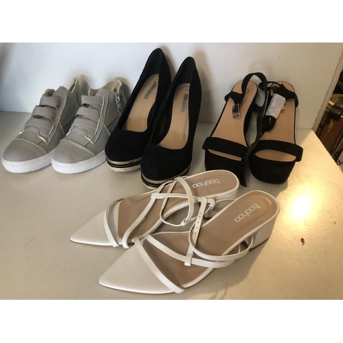 104 - X4 pairs of shoes