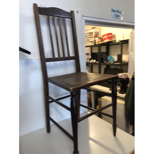 109 - Vintage chair
PLEASE NOTE NOT POSTABLE