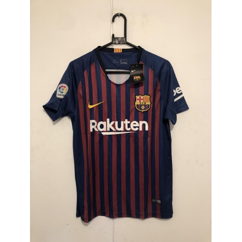 33 - New football shirts
Size S