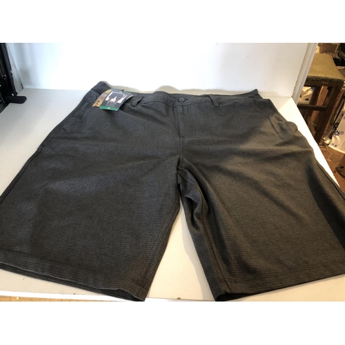 52 - New shorts
Size 38