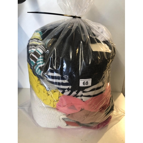 68 - Bag of lady;s clothing
Size 18-20