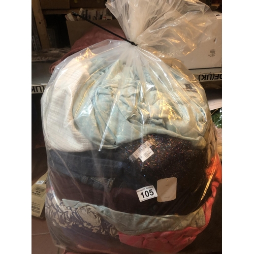 105 - Bag of clothing