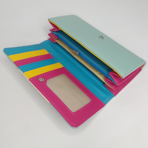 559 - New Womens Paris Purse