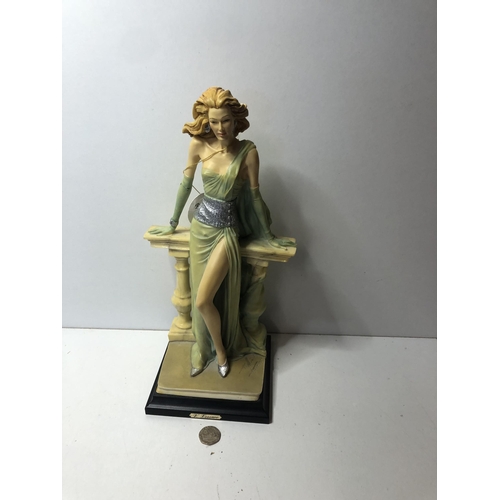 30 - Vittorio Tessaro lady figure