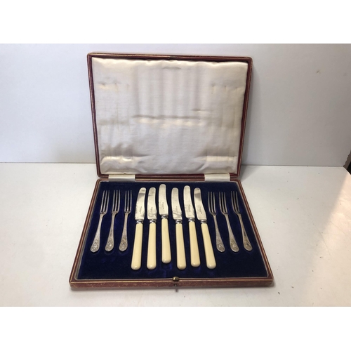 78 - Knife & fork set