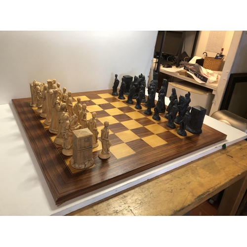 28 - Chess set