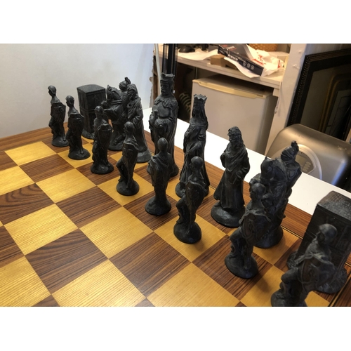 28 - Chess set