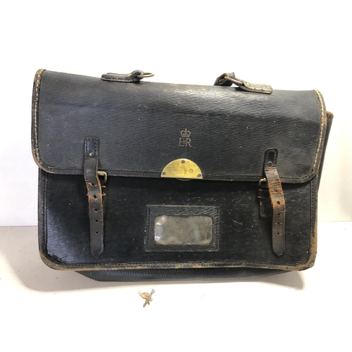 65 - Vintage leather bag with ER markings

HANDLE AS FOUND