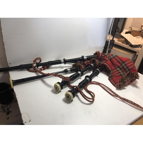 181 - Set of bagpipes