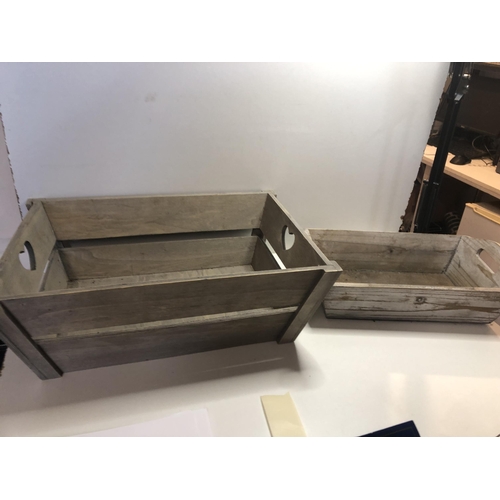 192 - X2 wooden trays