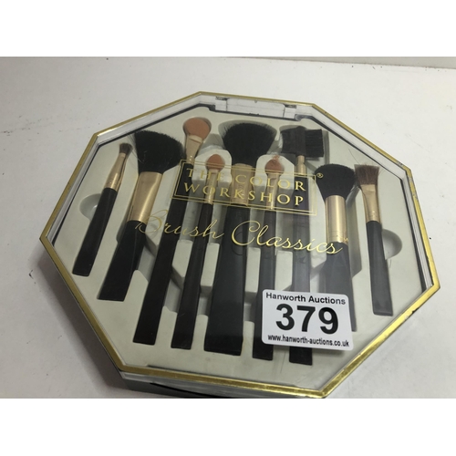 379 - Make up brushes