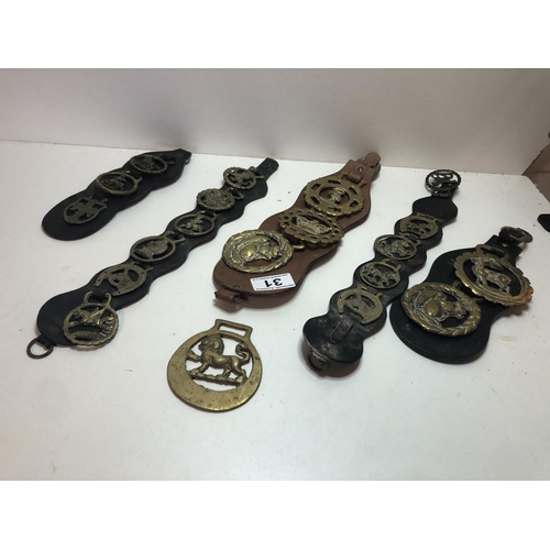 31 - Qty of horse brasses