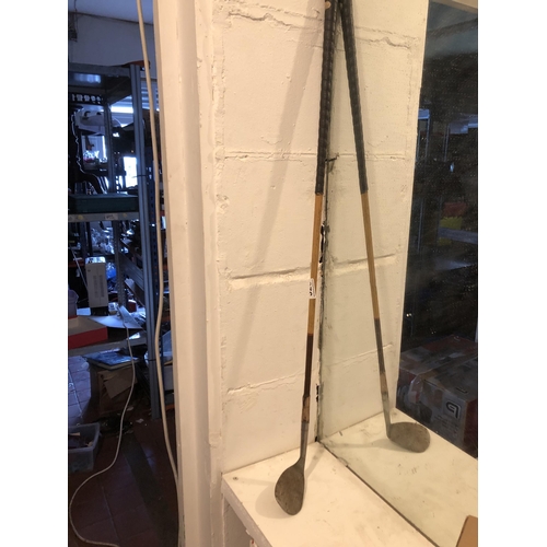 320 - Vintage wooden handled golf club