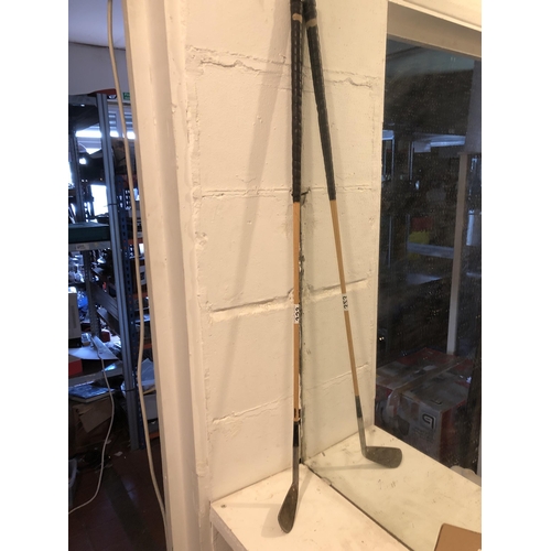 323 - Vintage wooden handled golf club