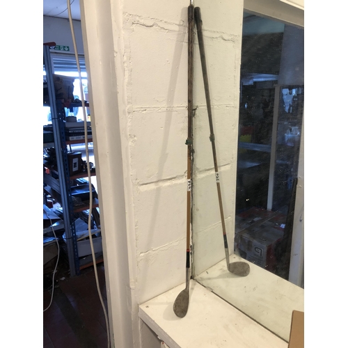 324 - Vintage wooden handled golf club