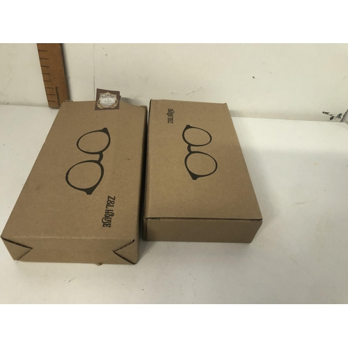 94 - X4 new pairs of reading glasses