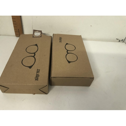 96 - X4 new pairs of reading glasses