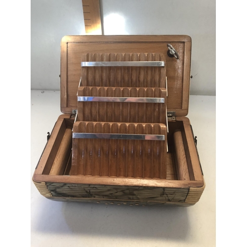 21 - Accordion cigarette box