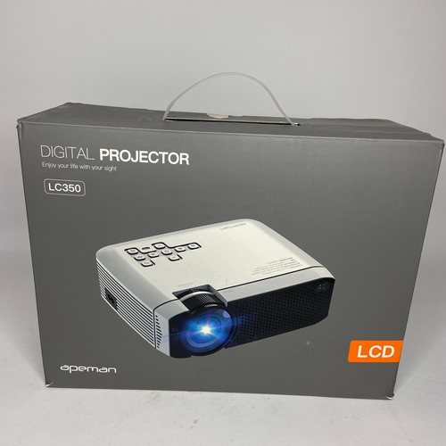 196 - Apeman LCD digital projector