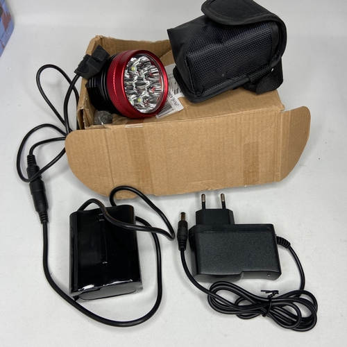 275 - LED light battery charger case set