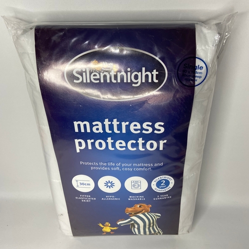 295 - Silentnight Mattress protector