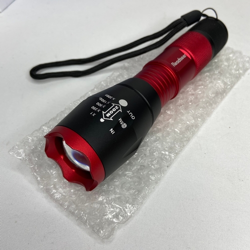 301 - Quality LED with Zoom torch