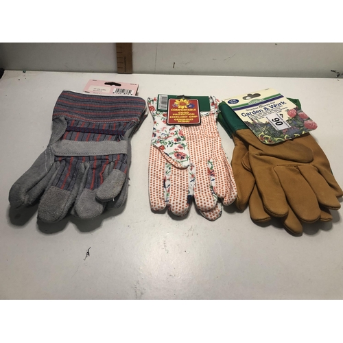 90 - X3 pairs of new gardening gloves