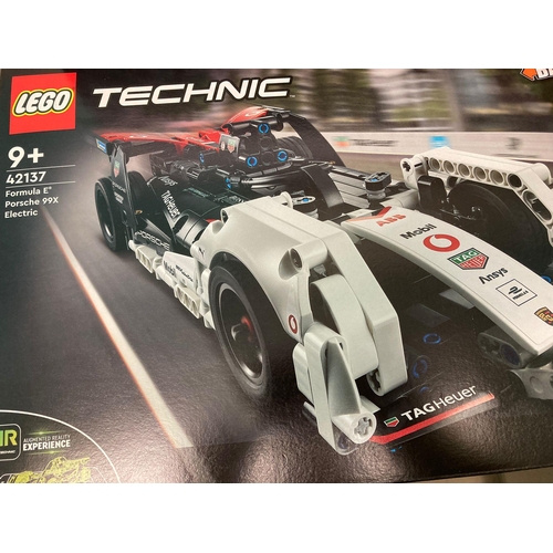 170 - New Lego Technic 42137
please note some boxes may show signs of slight sticker damage