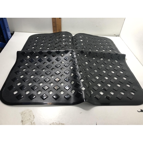 279 - New rubber bath mat