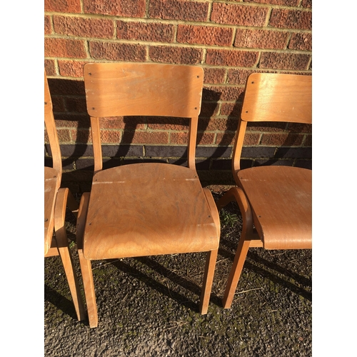 31 - X4 vintage school chairs
PLEASE NOTE NOT POSTABLE