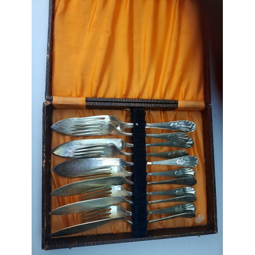 107 - Fish cutlery set