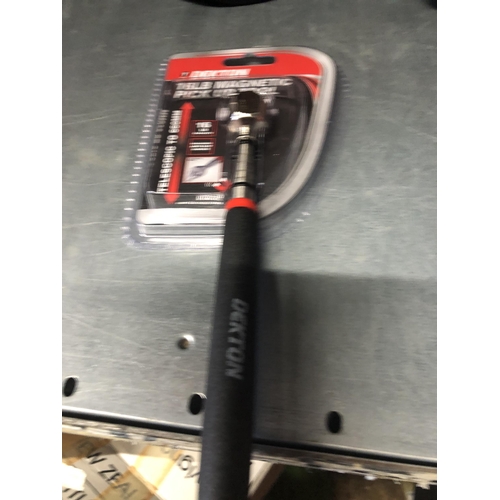 240 - Magnetic pick up tool