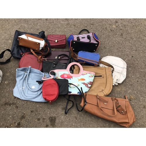 316 - Job lot of handbags