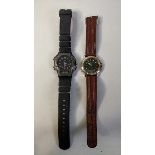 121 - 2 x Vintage casio watch