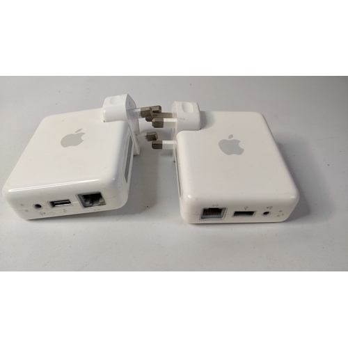 140 - 2 x apple plugs