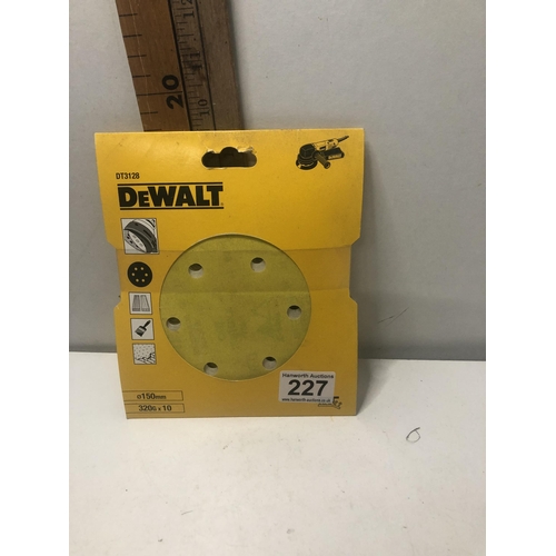 227 - Dewalt round sandpaper discs
X10