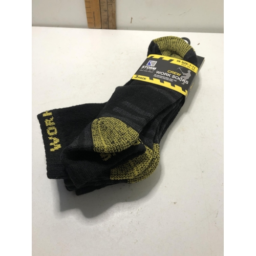 224 - New pack of 3 crew work socks
Size 7-11