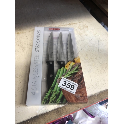 359 - New 4 steak knives