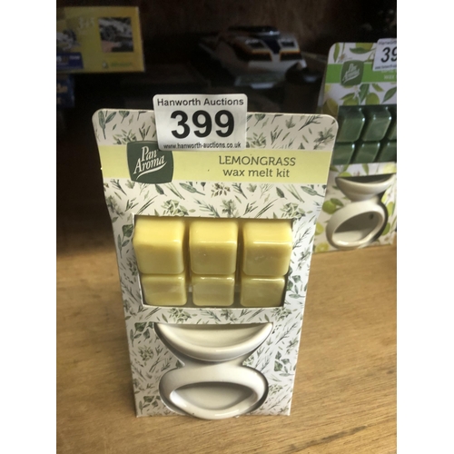 399 - Pair of aroma oil buners