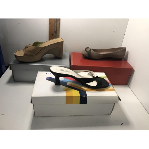 114 - X3 pairs of lady's shoes