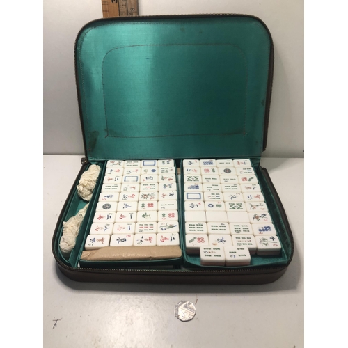 170 - Vintage Mahjong set