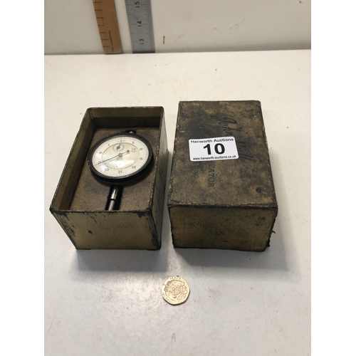 10 - Vintage dial gauge