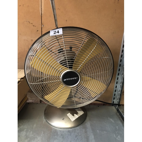 24 - Desk top fan