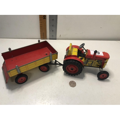 89 - Tin plate wind up toy