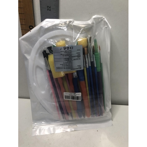 169 - Pack of 30 paint brushes