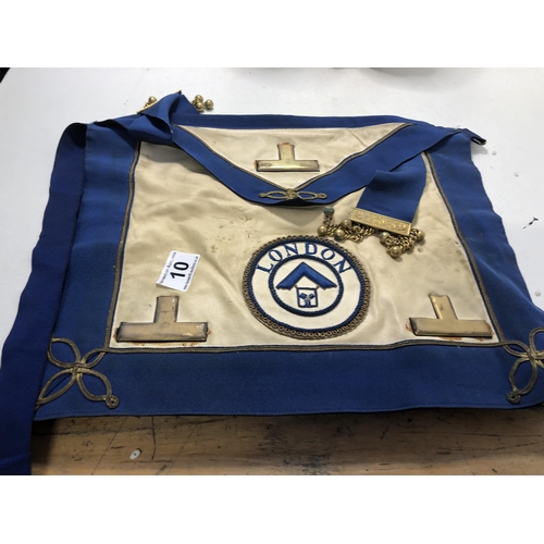 10 - Masons apron