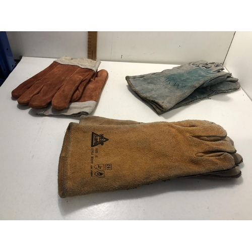 153 - Qty of welding gloves