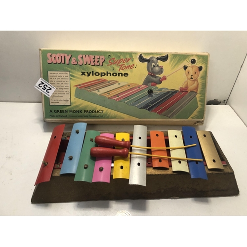 252 - Sooty & Sweep xylophone
AS FOUND